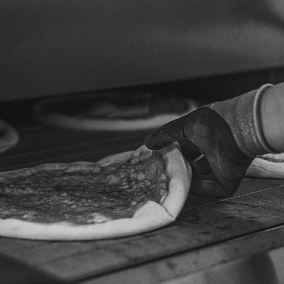 pizza halten
